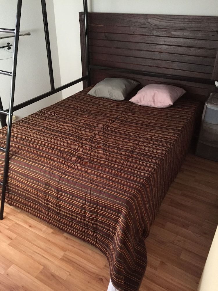 Premium House, Ensuite, Park View (T2)