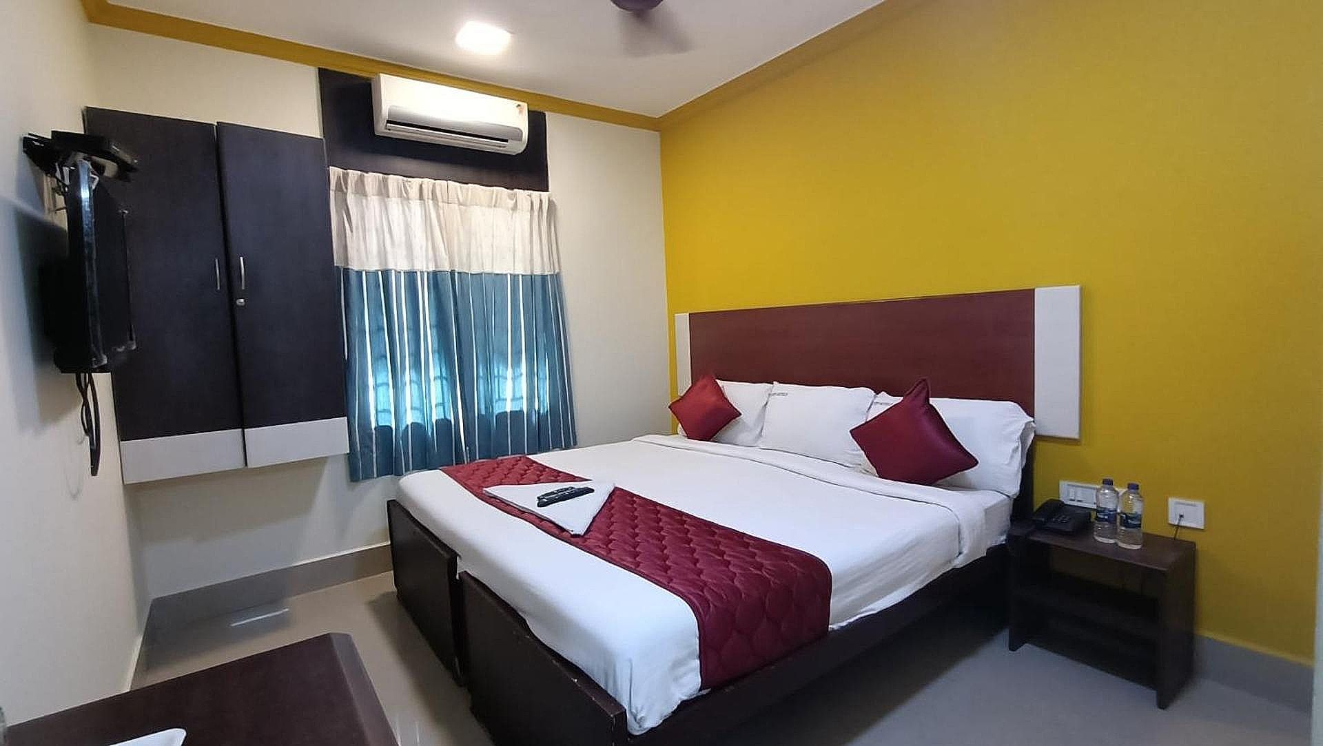 SKYRY HOTELS ADYAR Deluxe Double Room 4