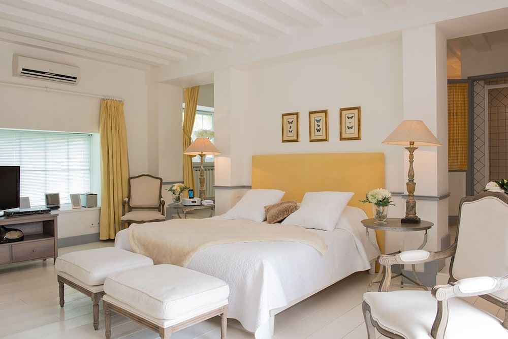 Signature Room, Balcony