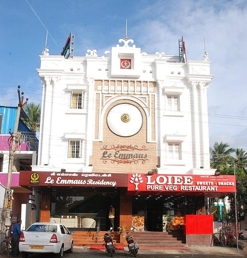 Le Emerald Residency