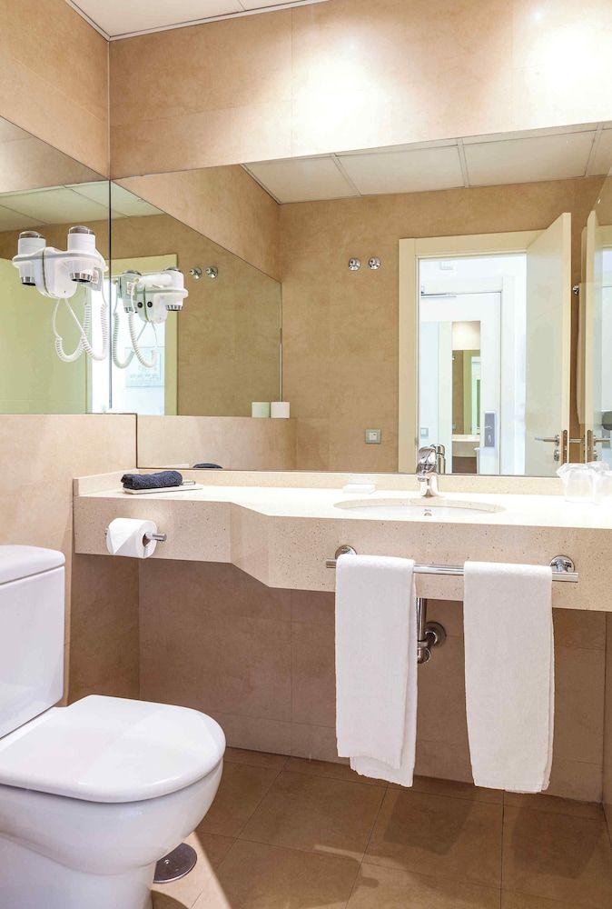 Suites Viena Plaza de España Superior Room 5