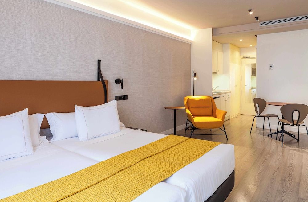 undefined Suites Viena Plaza de España 8