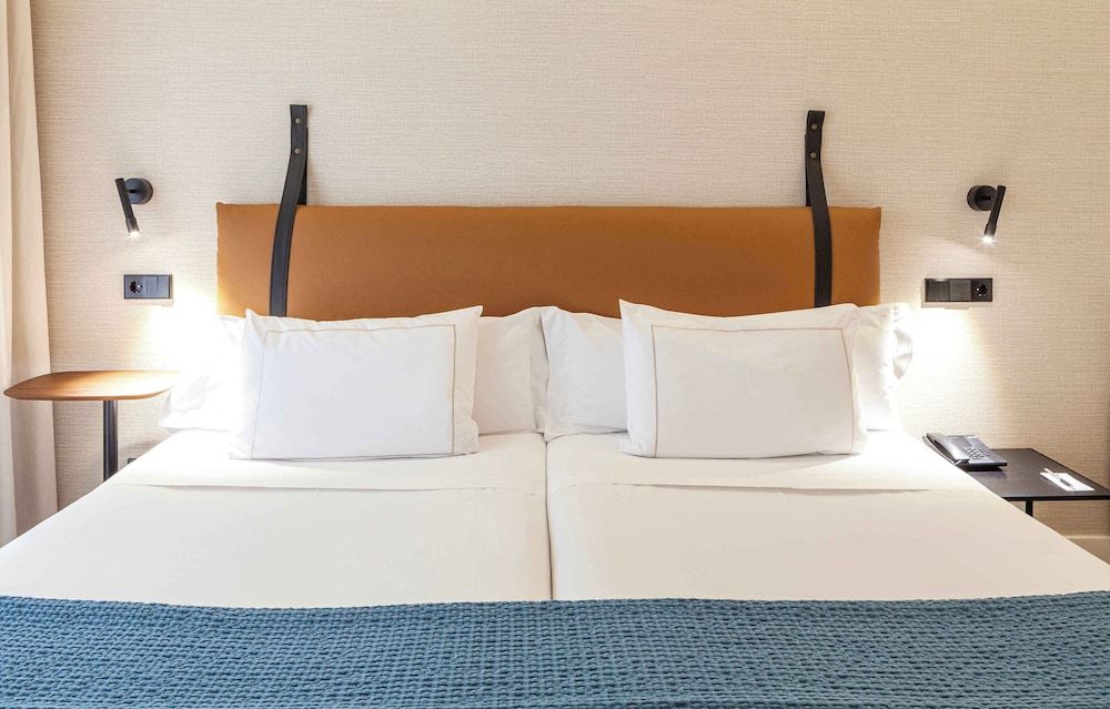 undefined Suites Viena Plaza de España 9