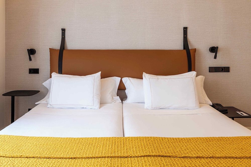 undefined Suites Viena Plaza de España 6