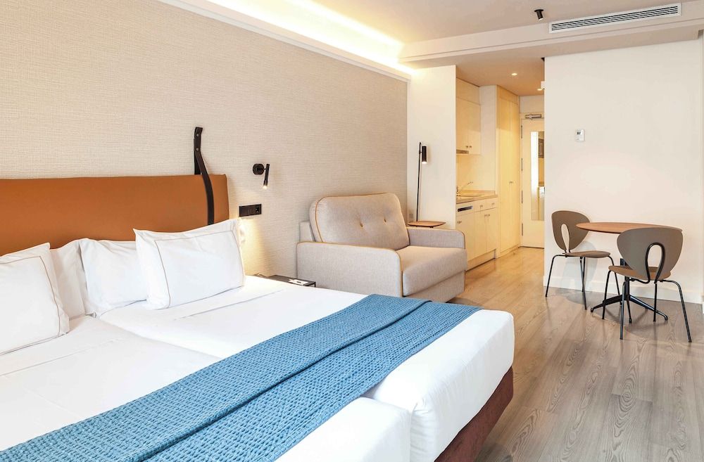 undefined Suites Viena Plaza de España 7