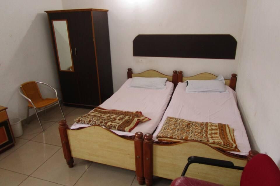 undefined Emgee's Residency 7