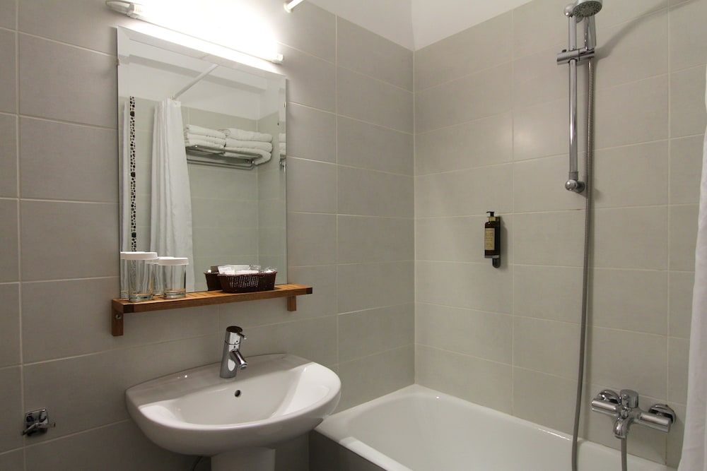 Pan Hotel Single Room 16