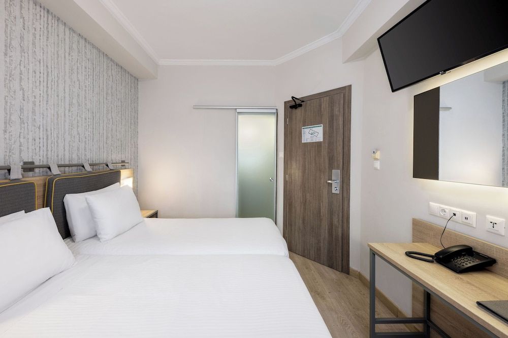 Pan Hotel Single Room 9