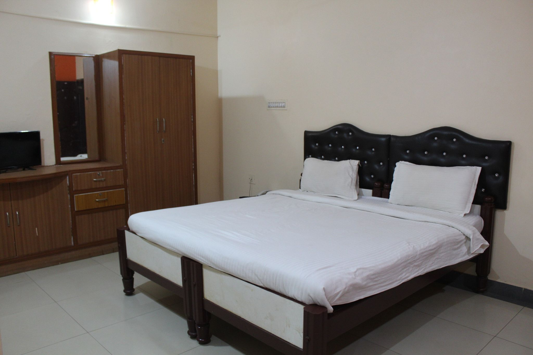 Green Wood Resort Garden View 3