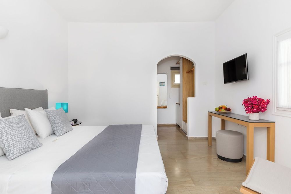 Corfos Hotel Superior Room, Pool View 8