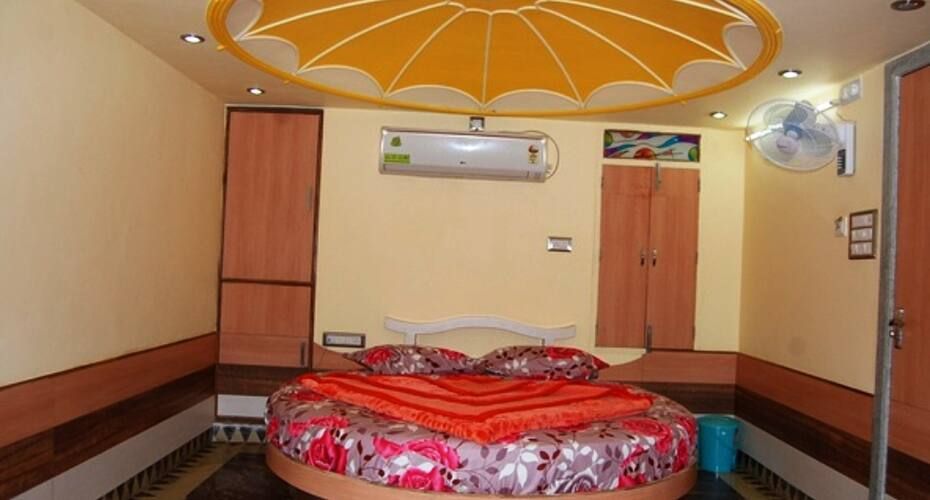 undefined Hotel O Shree Goverdhan Palace 9