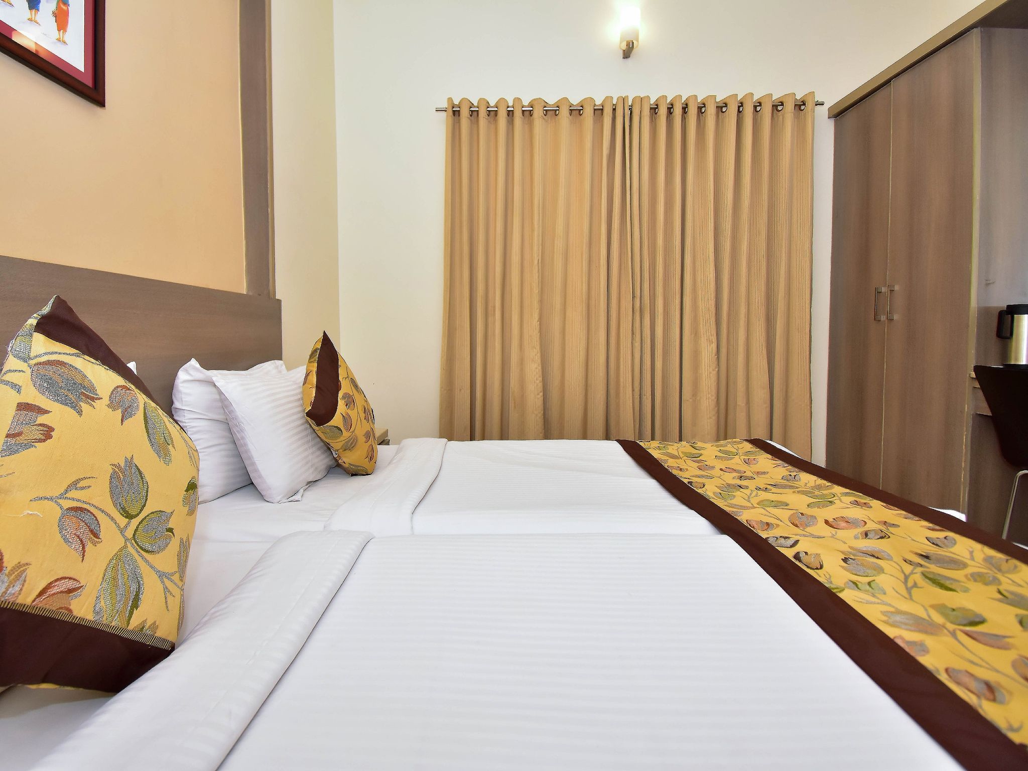 Economy Room