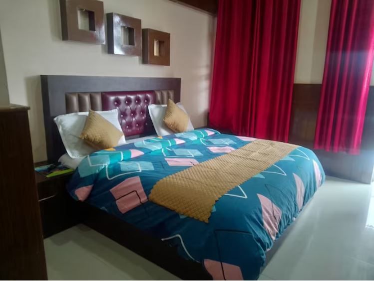 Super Deluxe Room (30 steps Walking- No Parking )