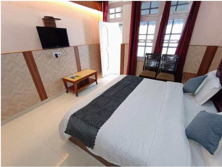 Super Deluxe Room (30 steps Walking- No Parking )