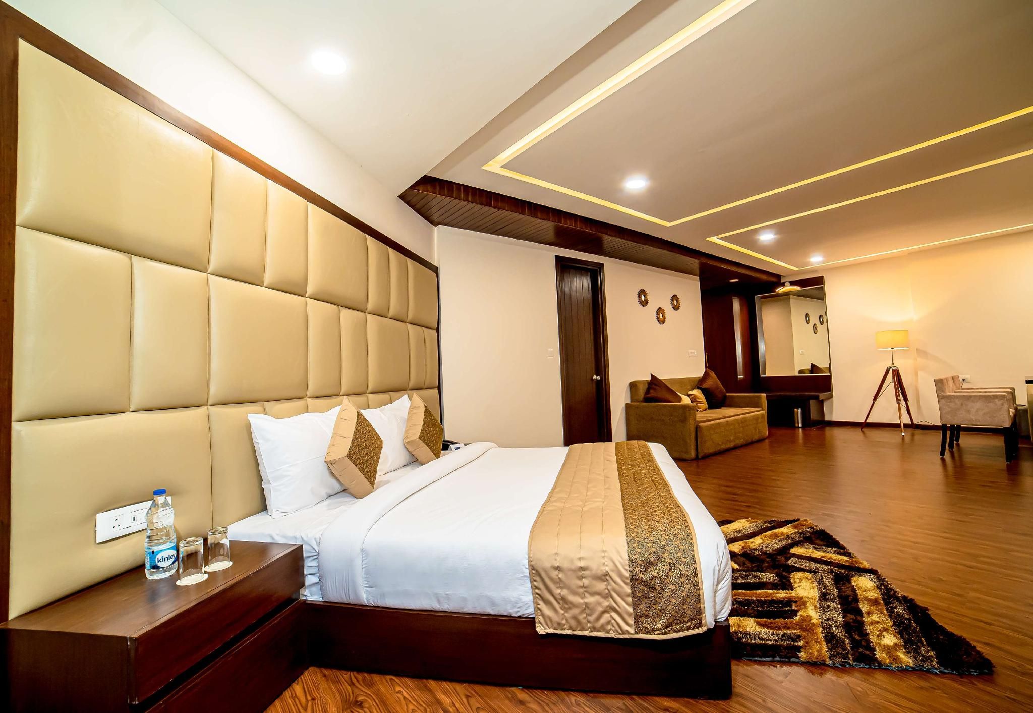 Suite-1 King Bed, Non-Smoking, Executive Room