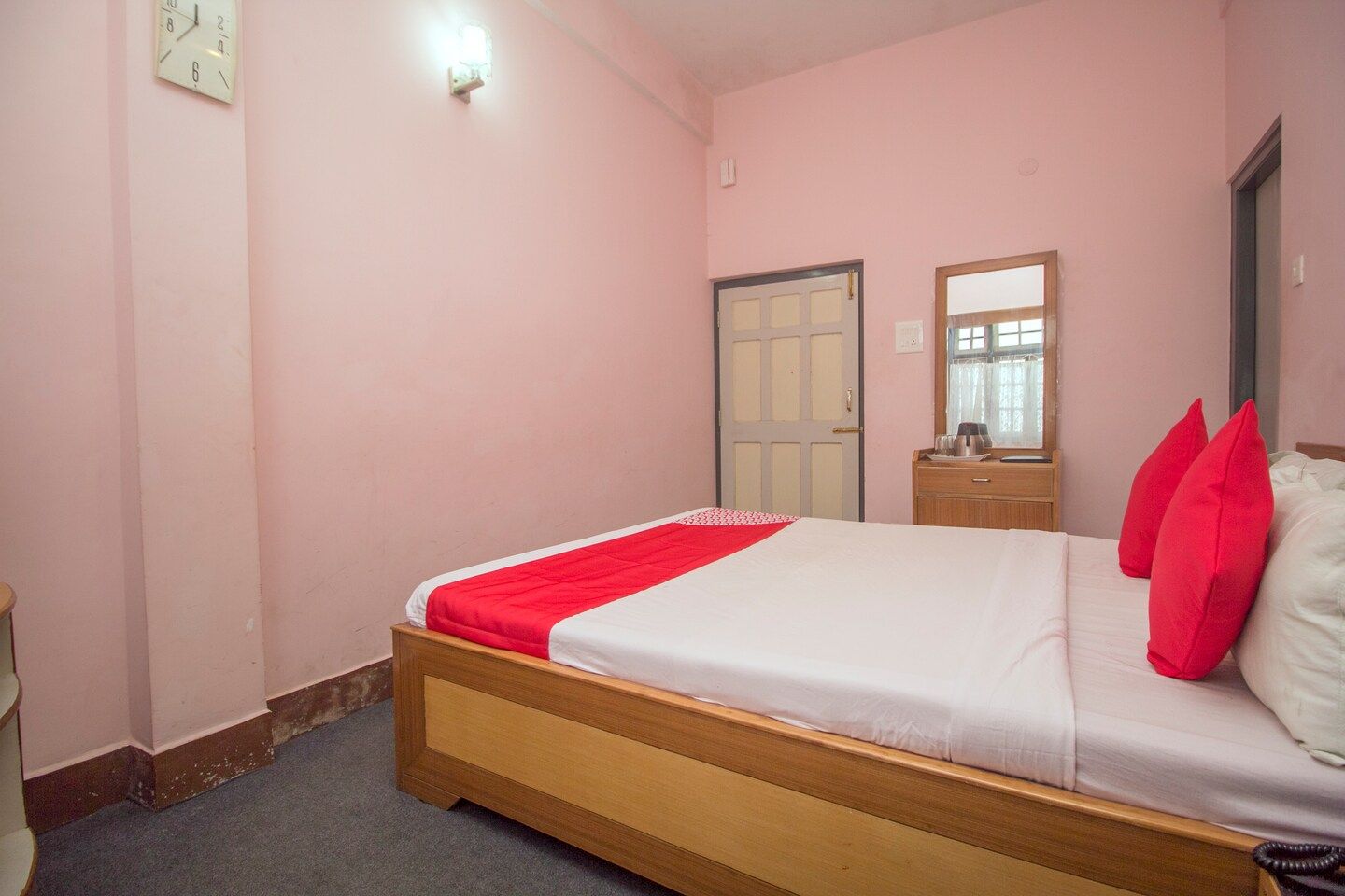 Hotel North Point Standard Deluxe Room (Non View) 2