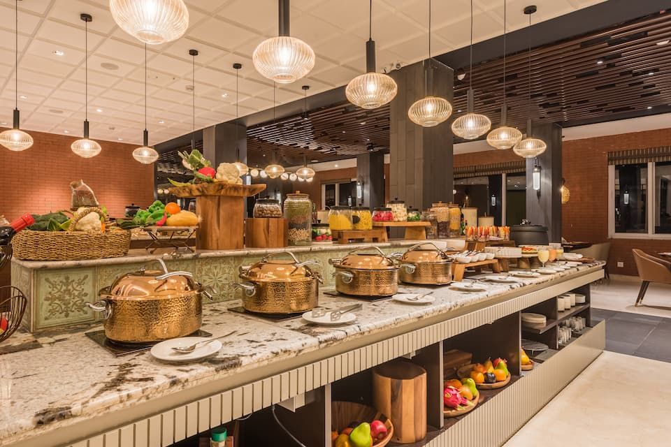 Food & Dining