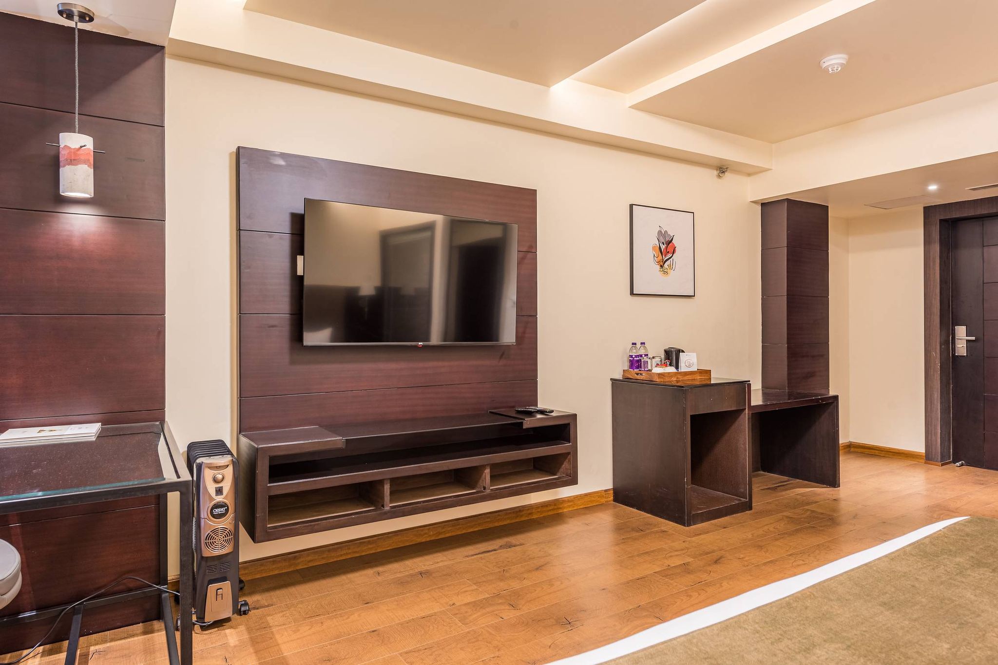 Udaan Himalyan Suits & Spa Premium valley view with Balcony 4
