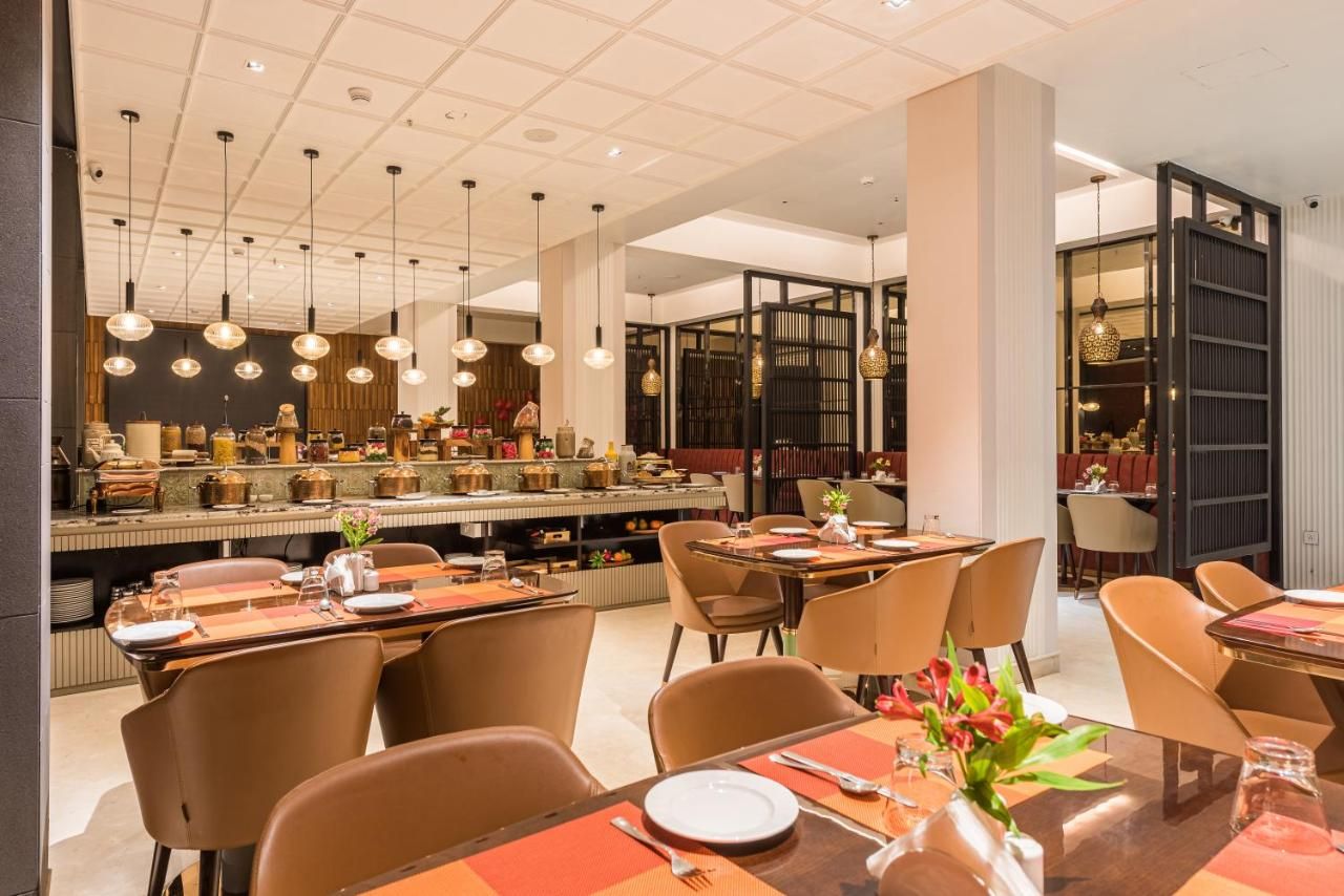 Food & Dining