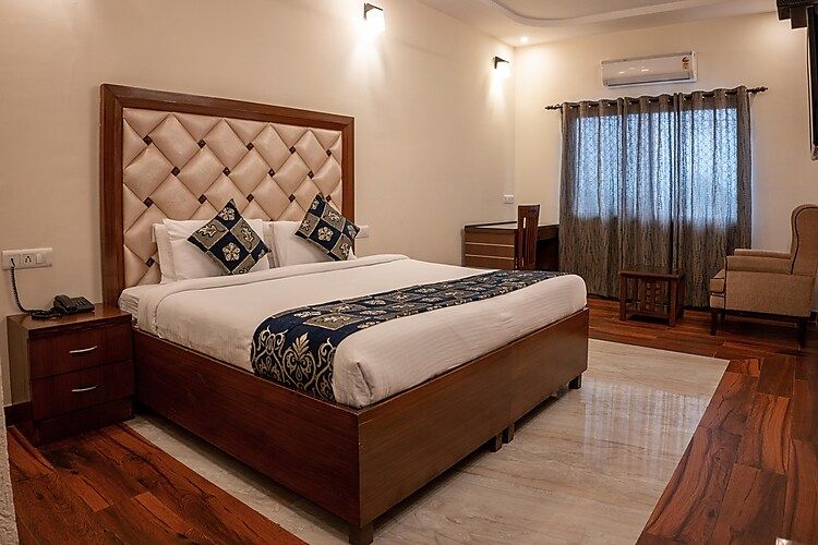 Hotel City Star Deluxe Room 5