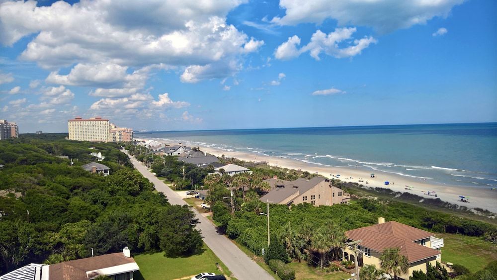 Grande Shores Ocean Resort Standard Room, 2 Queen Beds, Non Smoking (Side View) 6