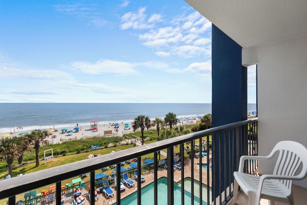 Grande Shores Ocean Resort Standard Room, 2 Queen Beds, Kitchenette, Oceanfront 4