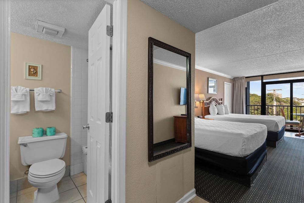 Grande Shores Ocean Resort Standard Room, 2 Queen Beds, Non Smoking (Side View) 2