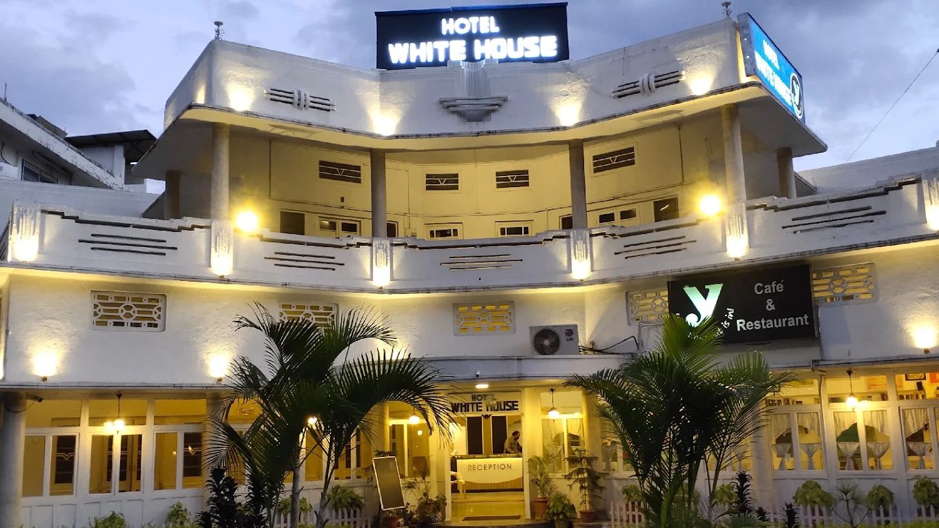 undefined White House Hotel