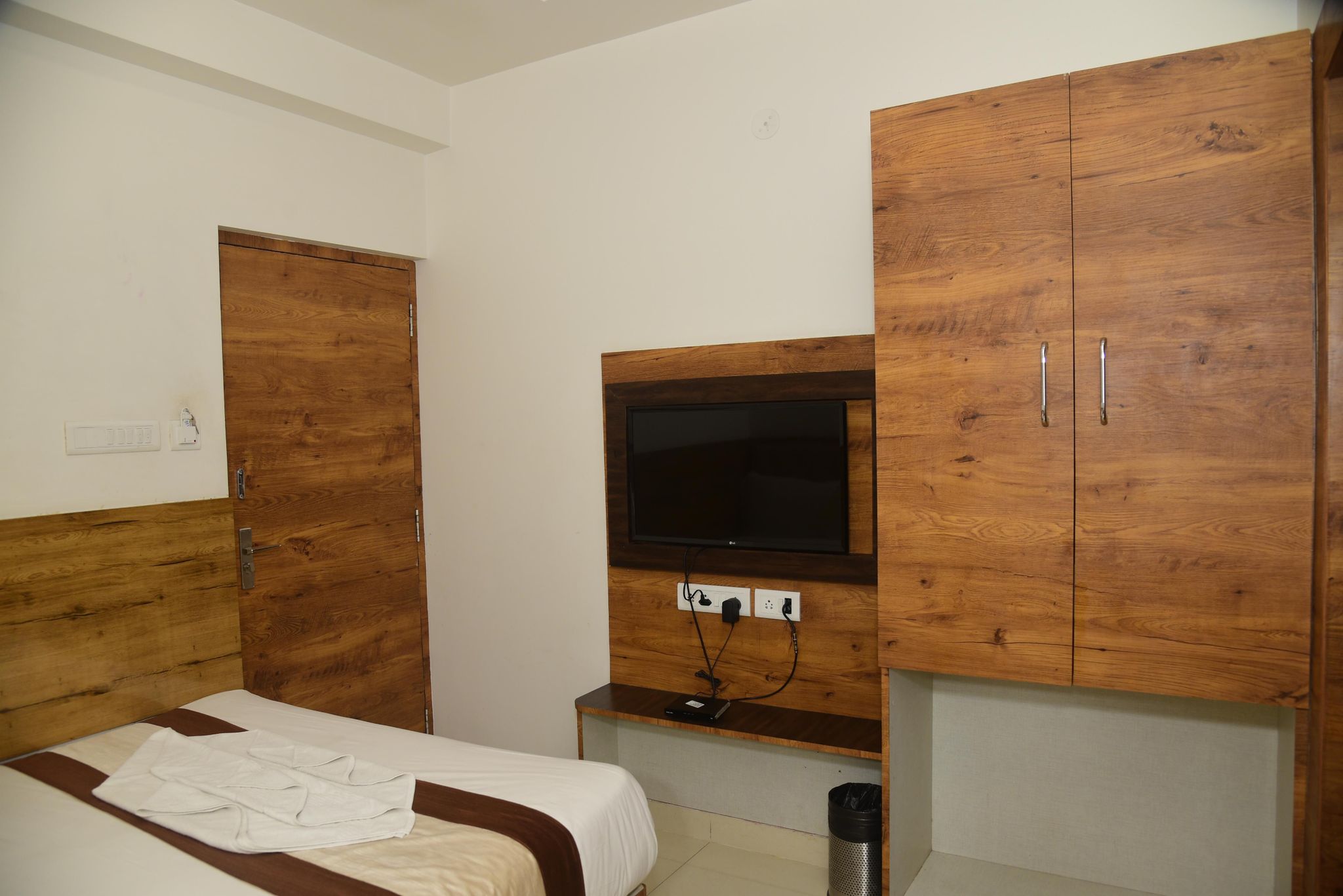 Girija Sunrise Deluxe Twin Room 5