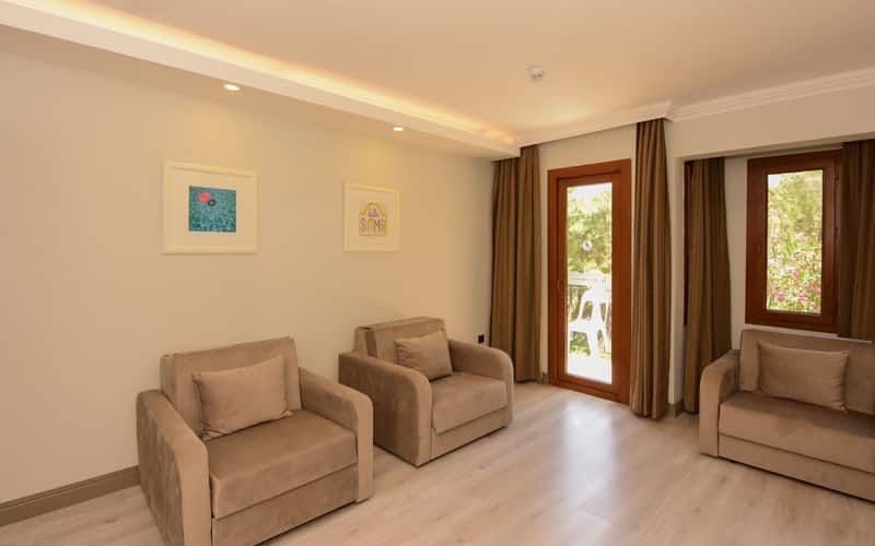 undefined Hotel Pine Valley 9