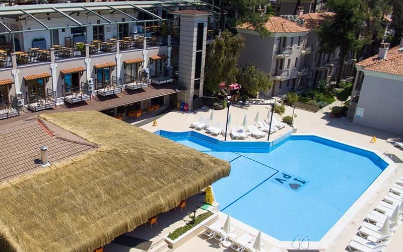 undefined Hotel Pine Valley 8