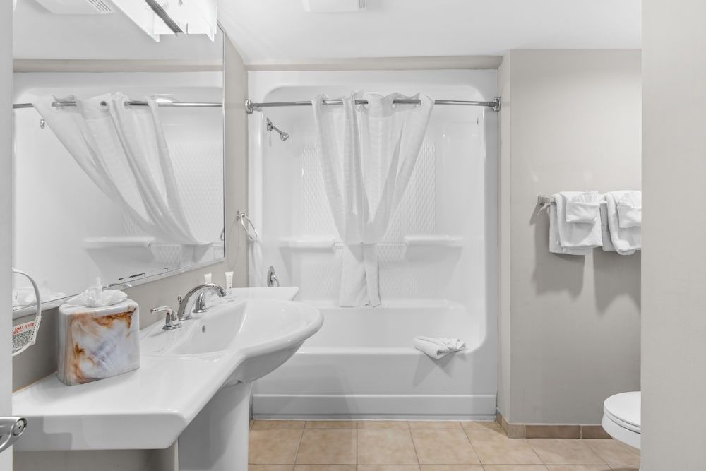 Seaside Resort Standard Condo, 2 Bedrooms, Partial Ocean View 5