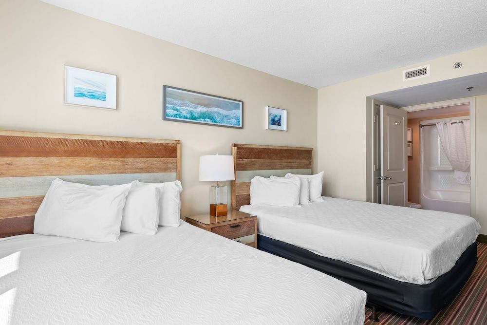 Standard Condo, 3 Bedrooms, Partial Ocean View