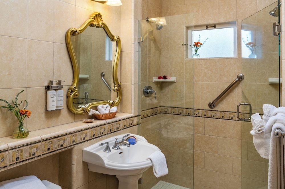 The Eagle Inn Standard Room, 1 King Bed 30