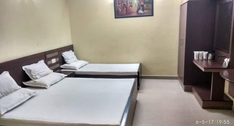 undefined Hotel Varsa 9