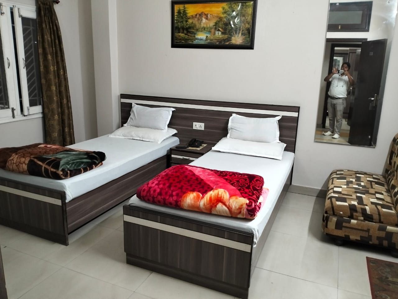 undefined Hotel Varsa 5