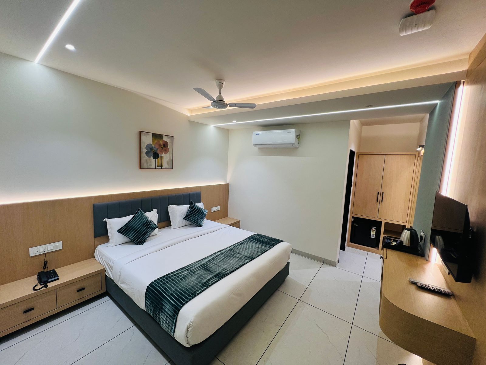 Hotel Hemal Garden Executive Room 5