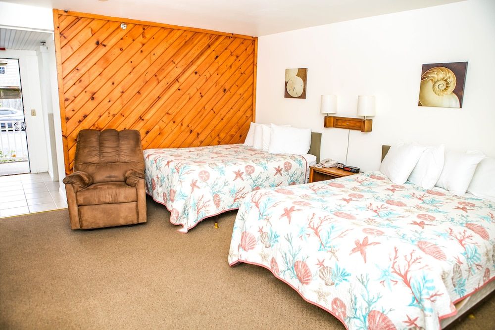 Waterside Inn Standard Double Room, 2 Queen Beds, Non Smoking 2