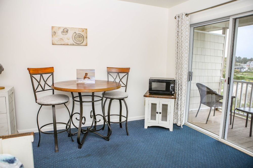 Waterside Inn Standard Room, 1 King Bed, Sea View 16