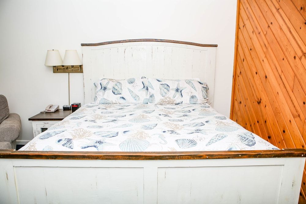 Waterside Inn Standard Room, 1 King Bed, Sea View 2