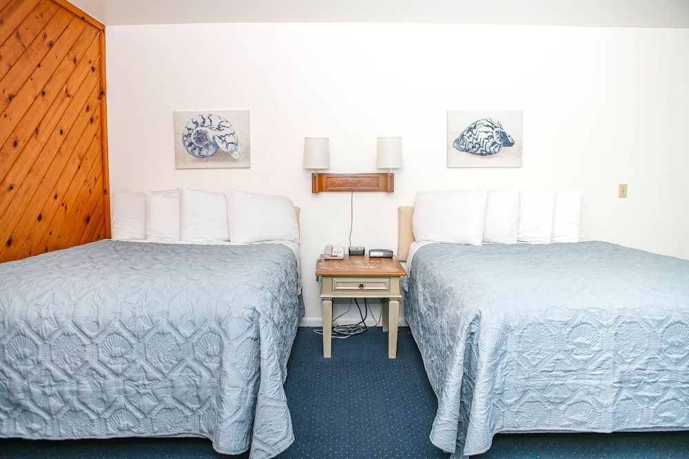 Waterside Inn Deluxe Room, 2 Queen Beds, Sea View 3