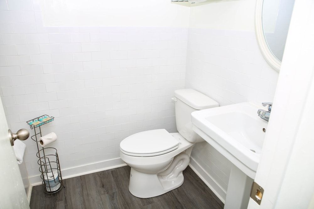 Waterside Inn Deluxe Room, 2 Queen Beds, Sea View 10