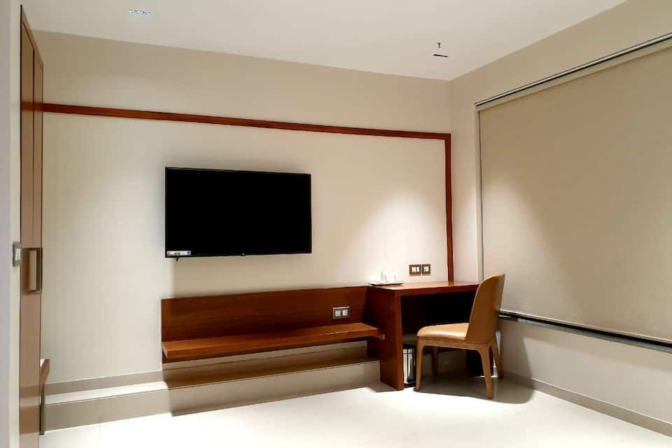 Suite With Lavish Breakfast