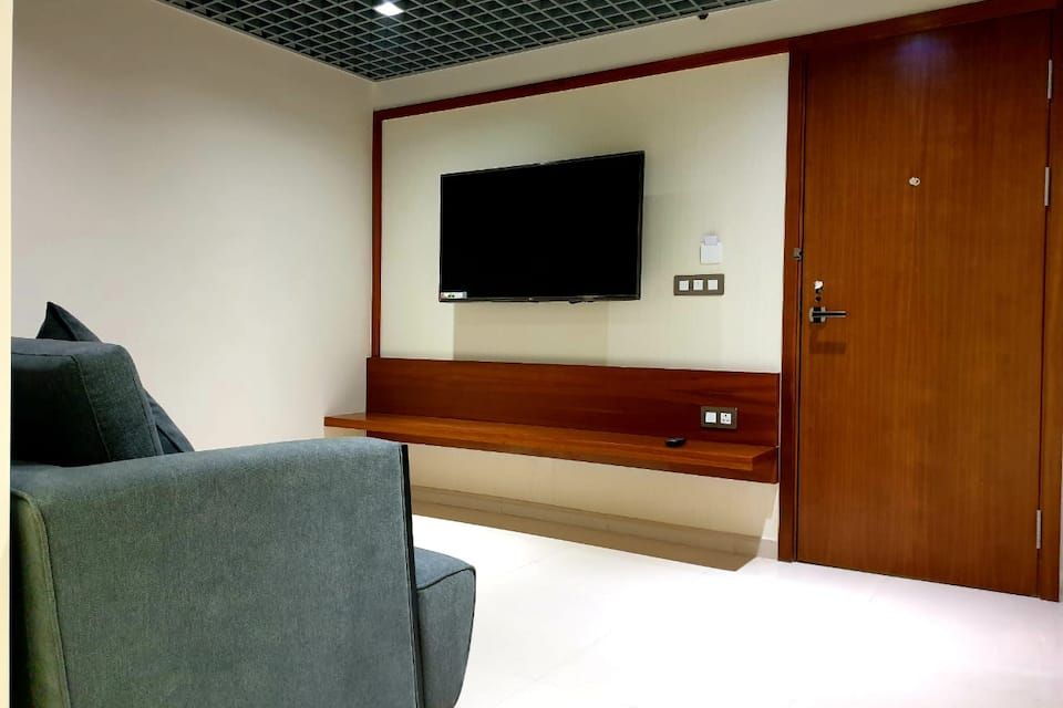 Suite With Lavish Breakfast