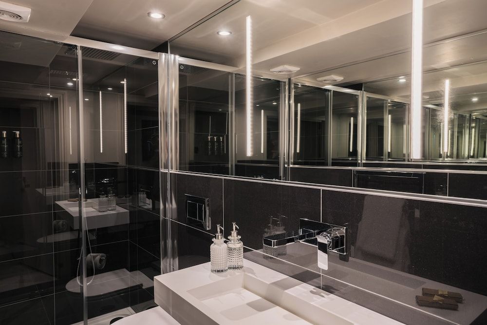 Square Townhouse Hemsley Junior Suite 4