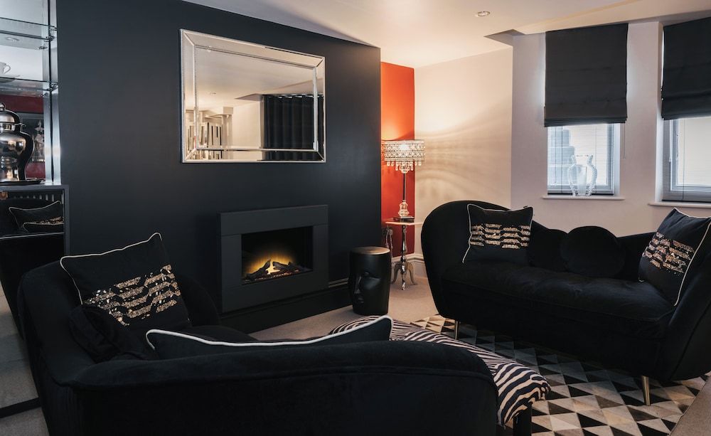 Square Townhouse Hemsley Junior Suite 5