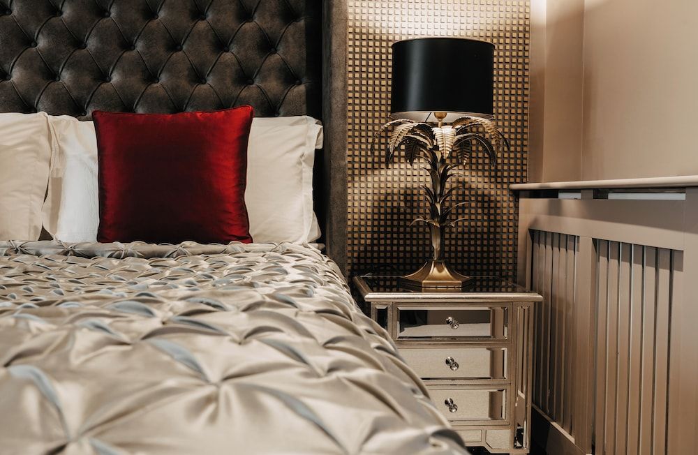 Square Townhouse Hemsley Junior Suite 2