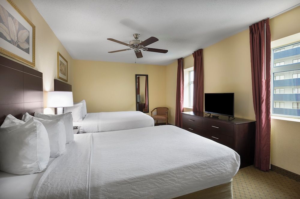 Grand Atlantic Ocean Resort Deluxe Condo, 3 Bedrooms, Kitchen, Oceanfront 2