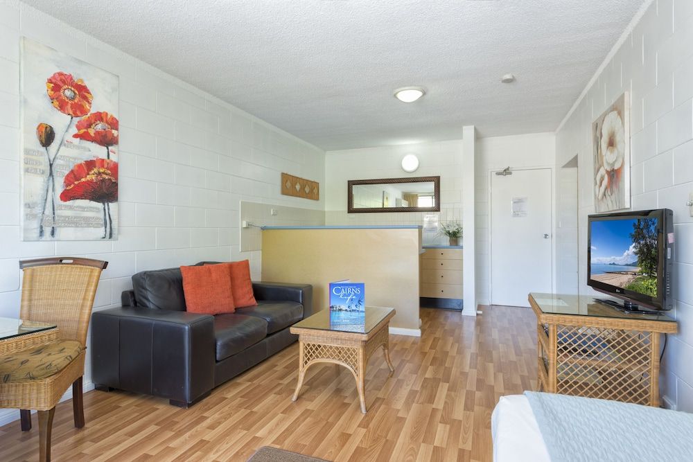 Cascade Gardens Studio Apartment 19