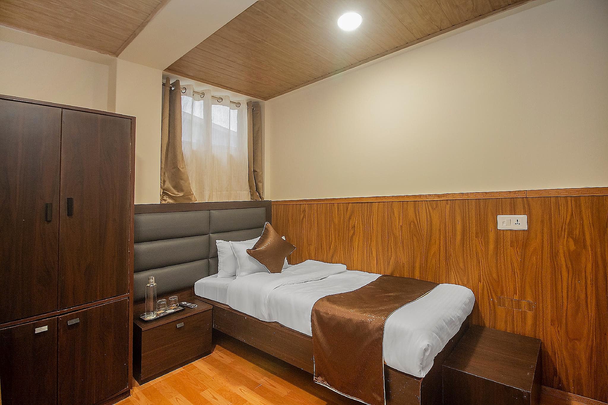 Hotel Tibet Gallery Single - Room